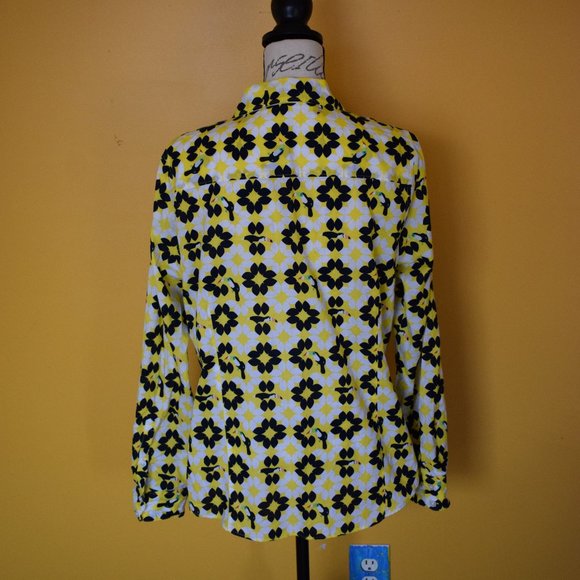 Black yellow and white pattern Crown & Ivy Long sleeve button down shirt.  Large - Picture 3 of 4